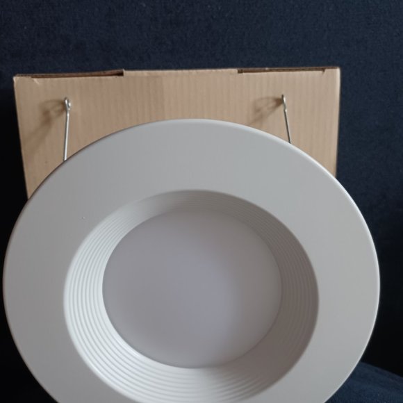 NEW 5/6 Inch Smart Retrofit WiFi Recessed Lights - Picture 3 of 14